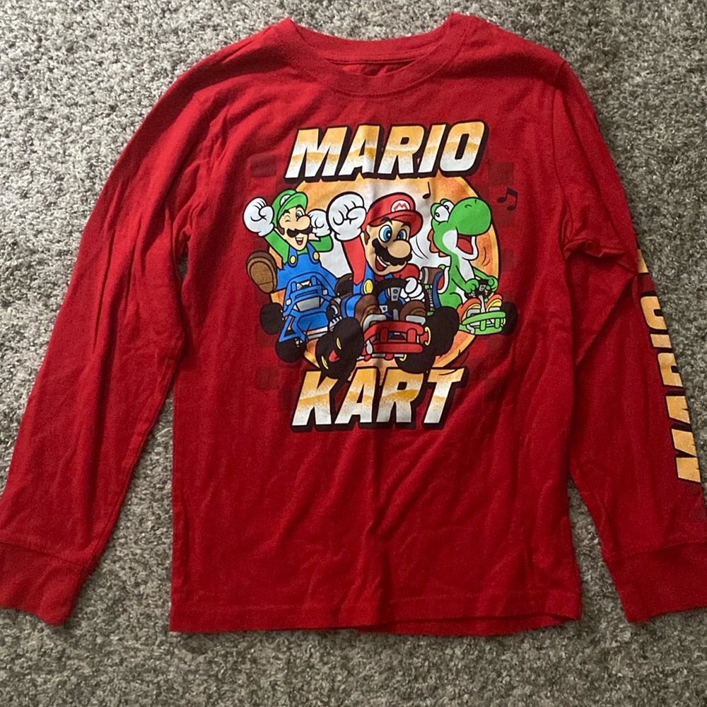 Mario kart long sleeve shirt, size medium, red